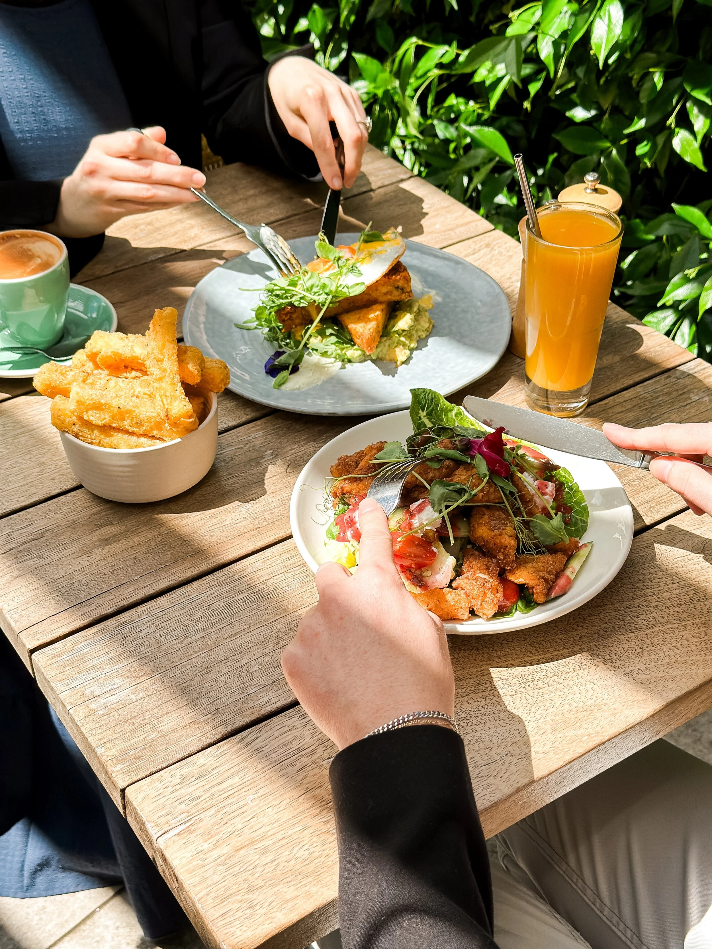 Long weekend loading&hellip; ☀️☕

We&rsquo;re here Saturday &amp; Sunday for your coffee, brunch &amp; lunch dates, then closed Monday for Labour Day.

See you in the sunshine 💚

#PalmerstonNorth #PalmyEats #LocalCafeAndEatery #LongWeekend #Brunch