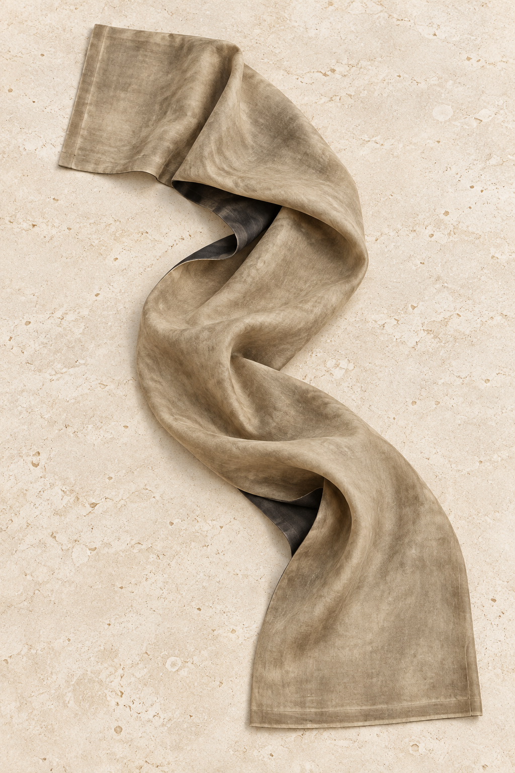 HÉ 河 The classic scarf Coming Soon