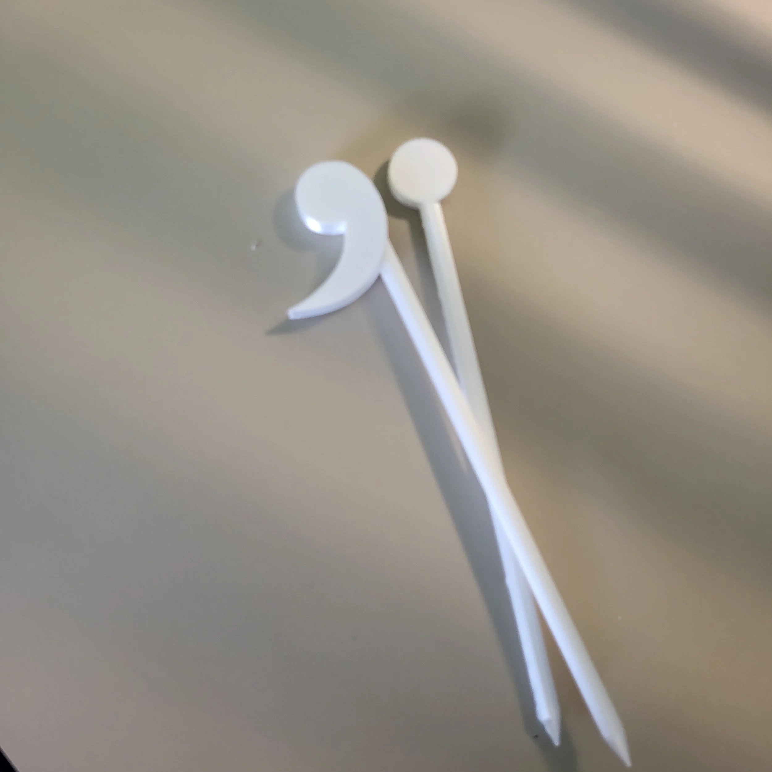 Hairpin "Punto e Virgola" in Pla Bianco Silk – L’Arte della Pausa