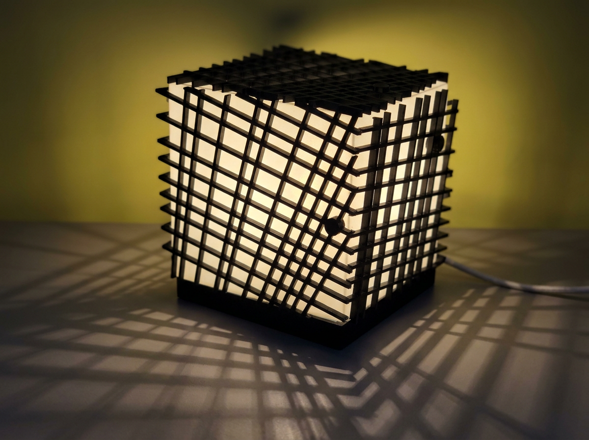 Lampada 3D in PLA  "Fuori Trama"