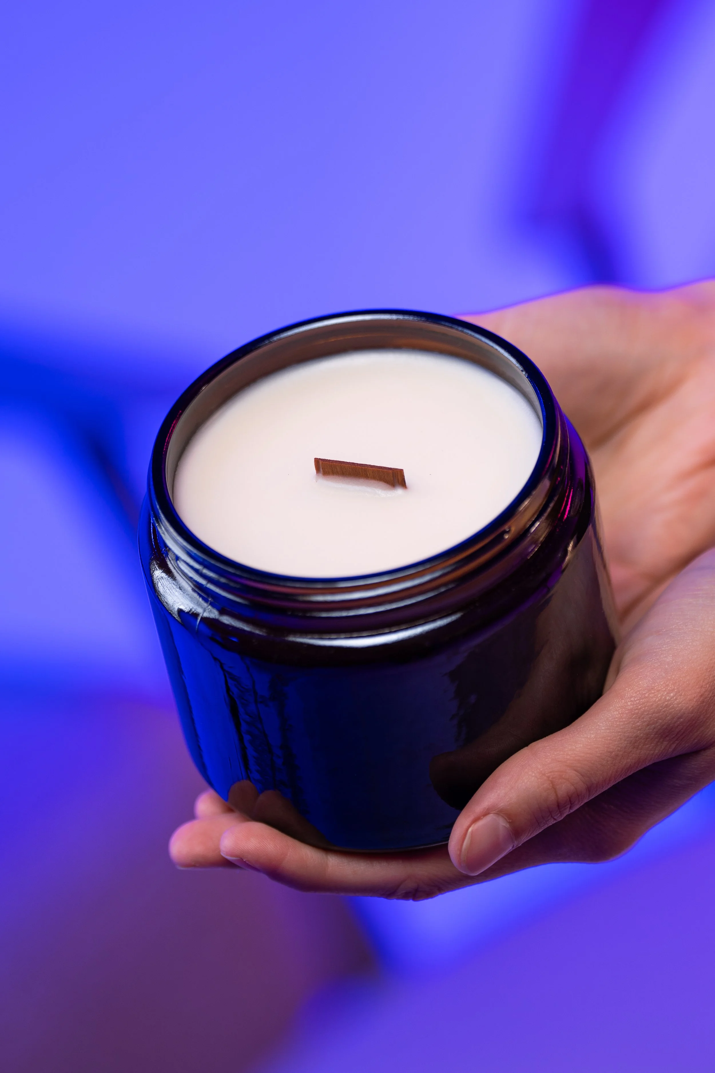 NEONCANDLE_PACKSHOT_5.jpg