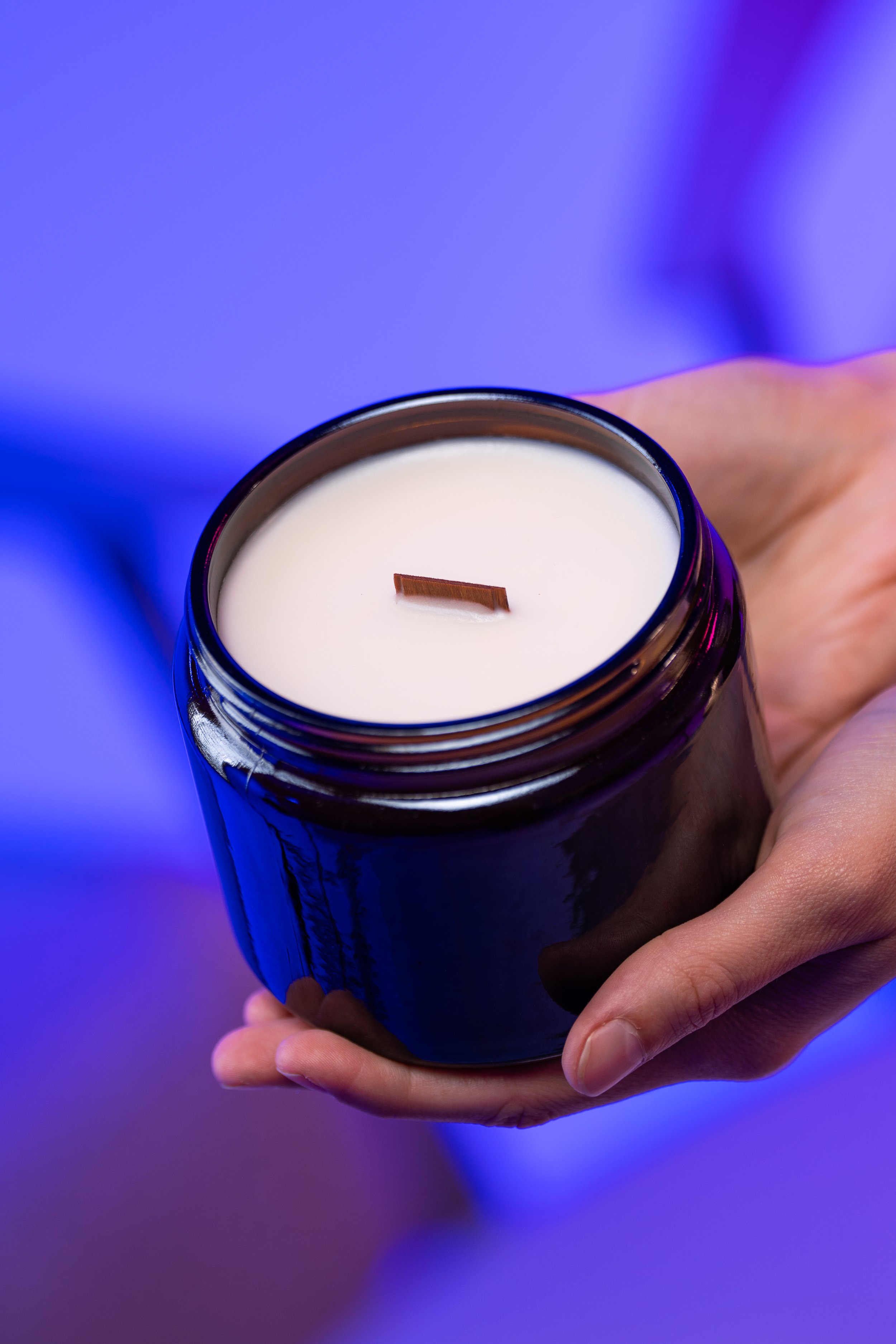 NEONCANDLE_PACKSHOT_5.jpg