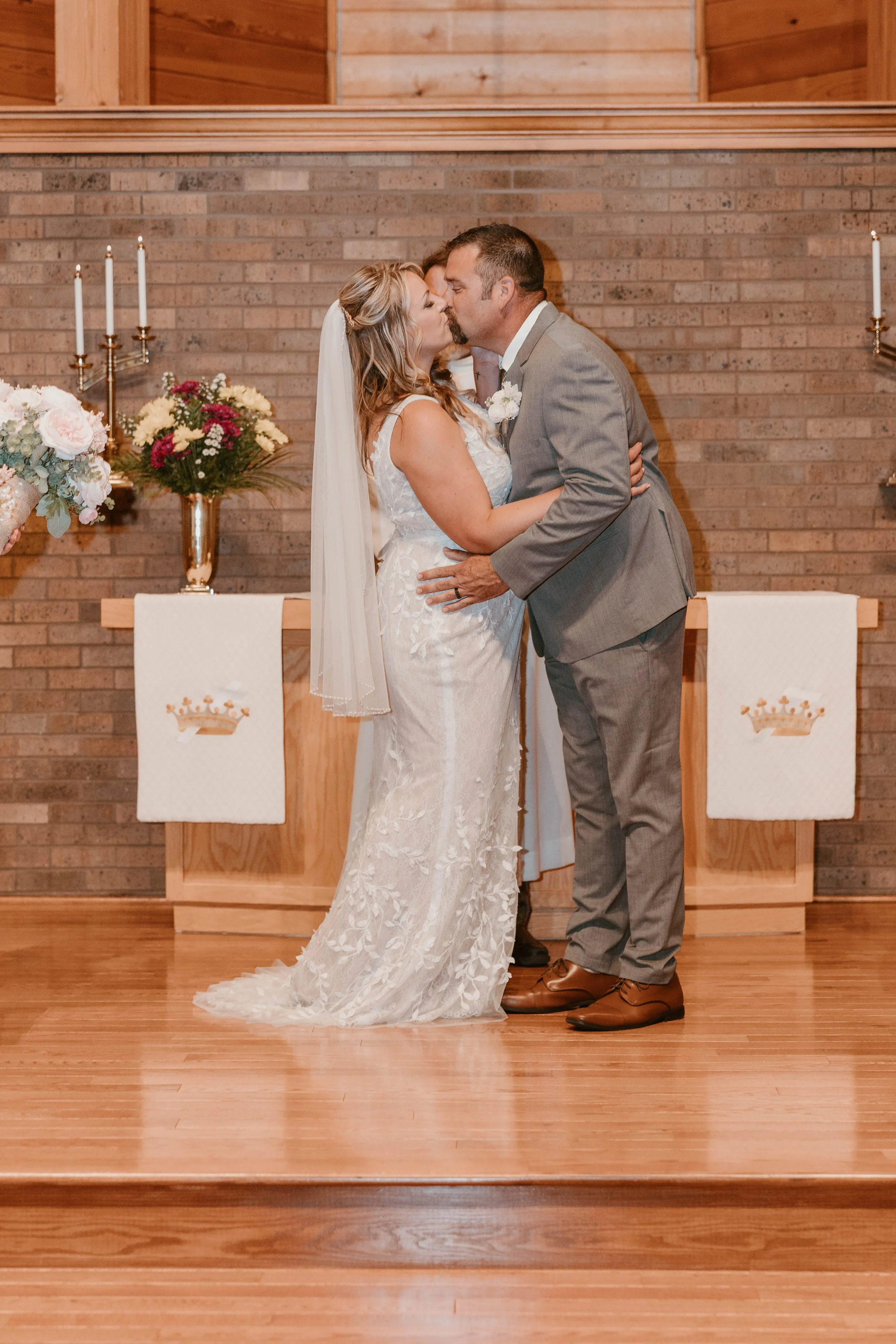 Jess&BryanMNWedding_Grace&GatherCo.-1337.jpg
