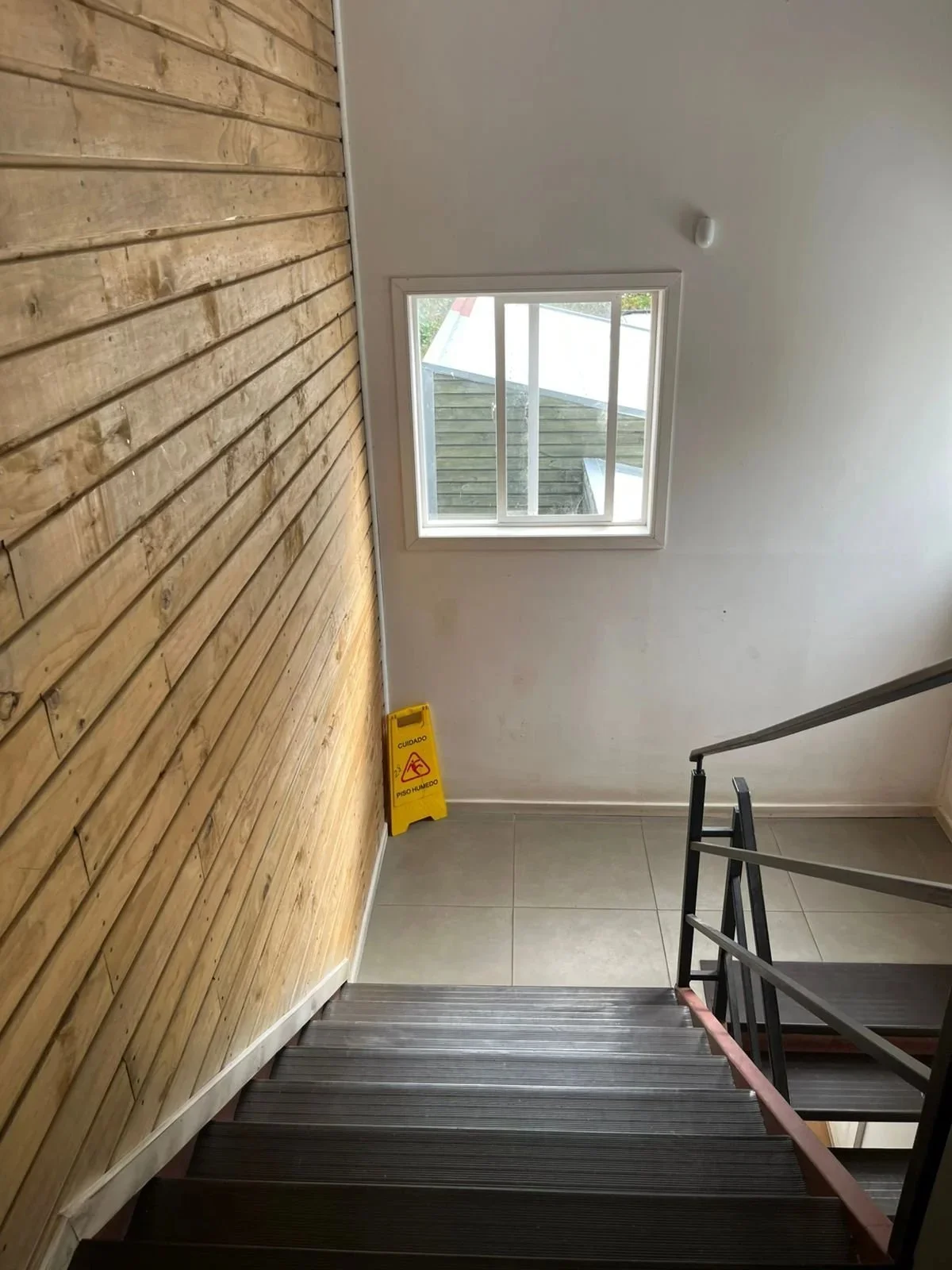 23_Escalera+desde+3er+piso+(1).jpg