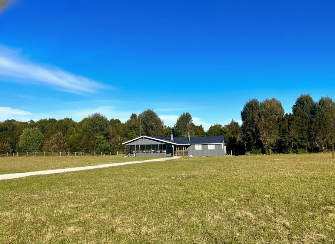 EN VENTA - Parcela de 1 hectárea con amplia casa en Salto Chico, Puerto Montt