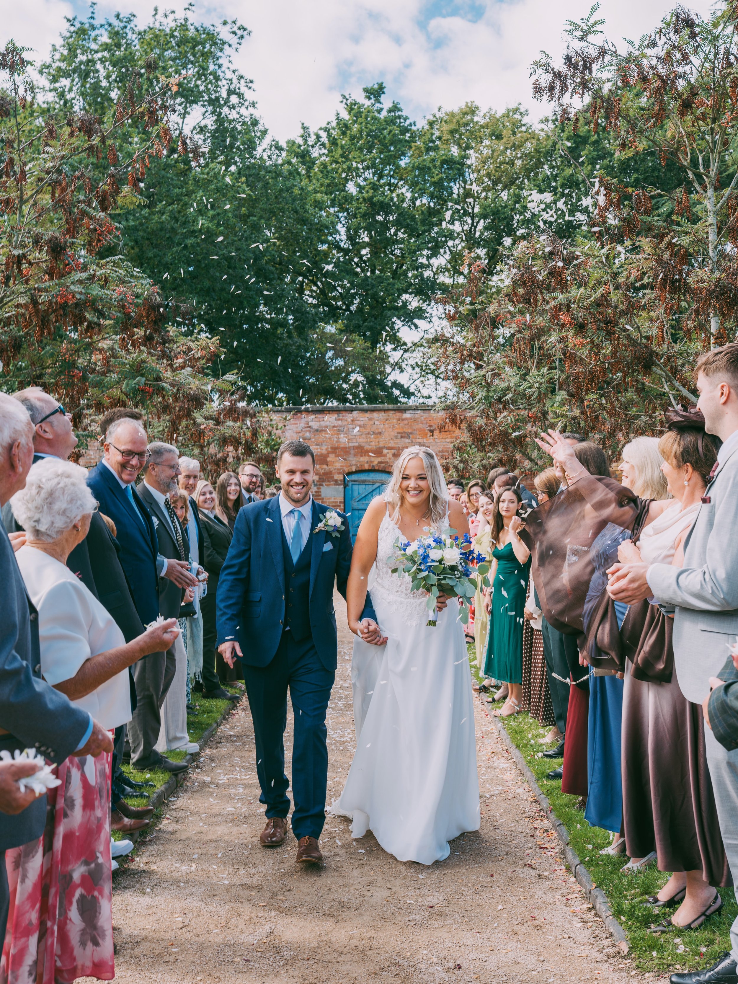 Mr + Mrs Freegard- 13.09.2026 💙🤍

Venue @thorpegarden 
Photographer @picture.essence_photography 
Content Creator @thekayleighedit 
Dress @forgetmenotbridalboutique 
Bridesmaids Dress @azazie.uk 
Florist @evergreens
MUA @milifox.makeup 
Suits @theb