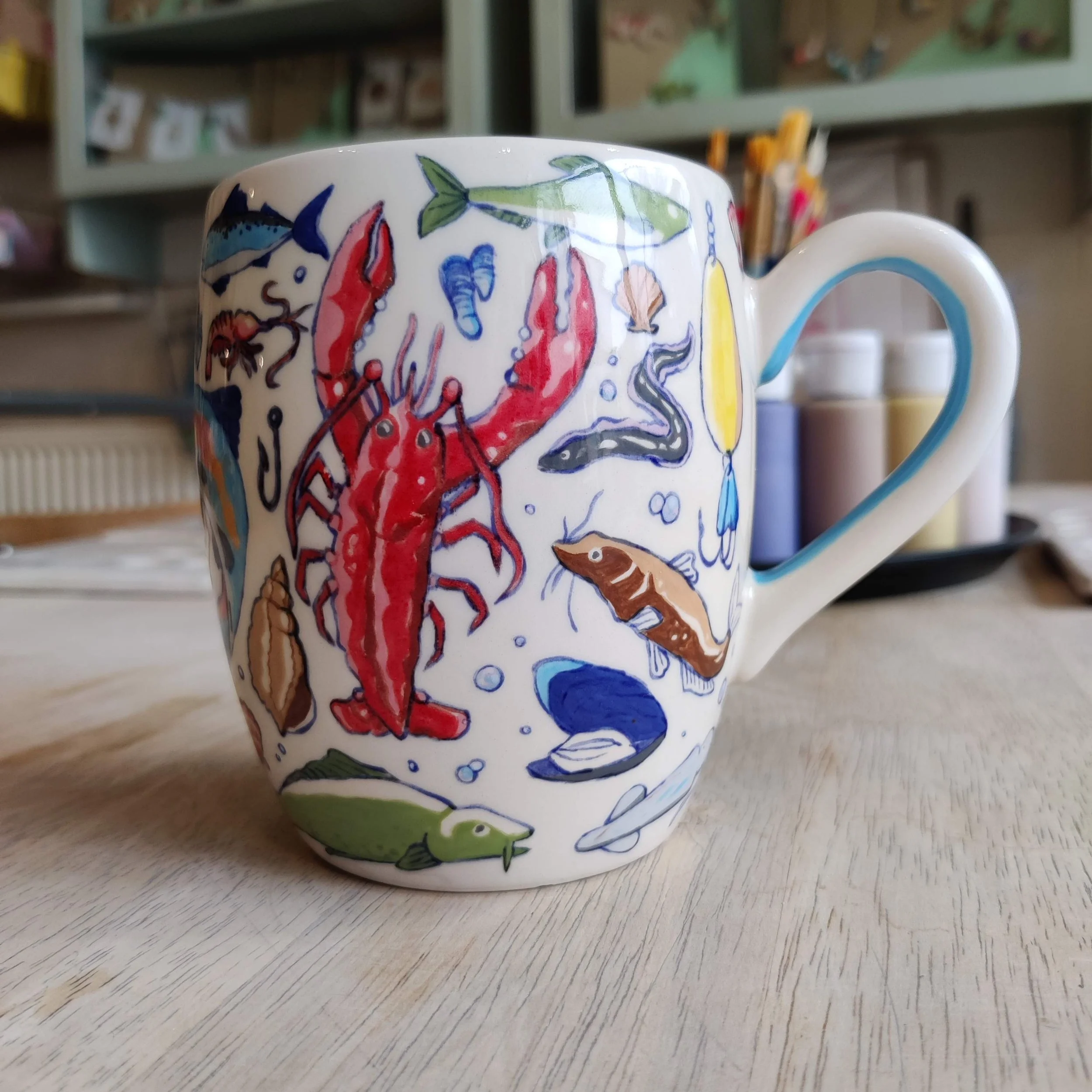 Ceramic painting on a mug 