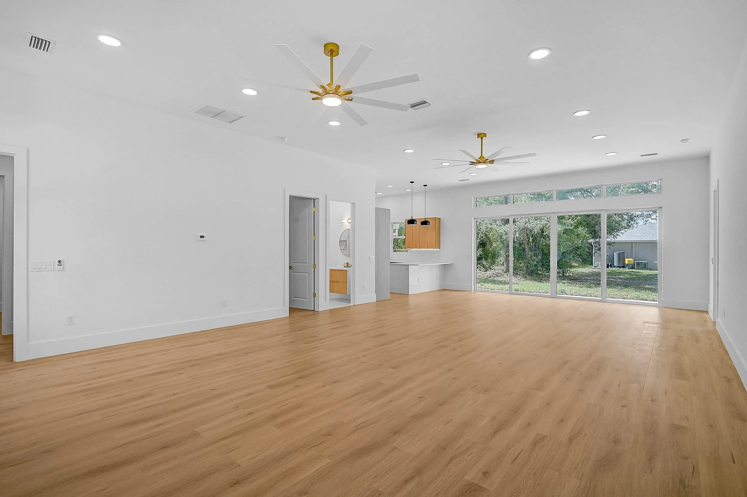 10-4443 Windsong Ave-5.jpg