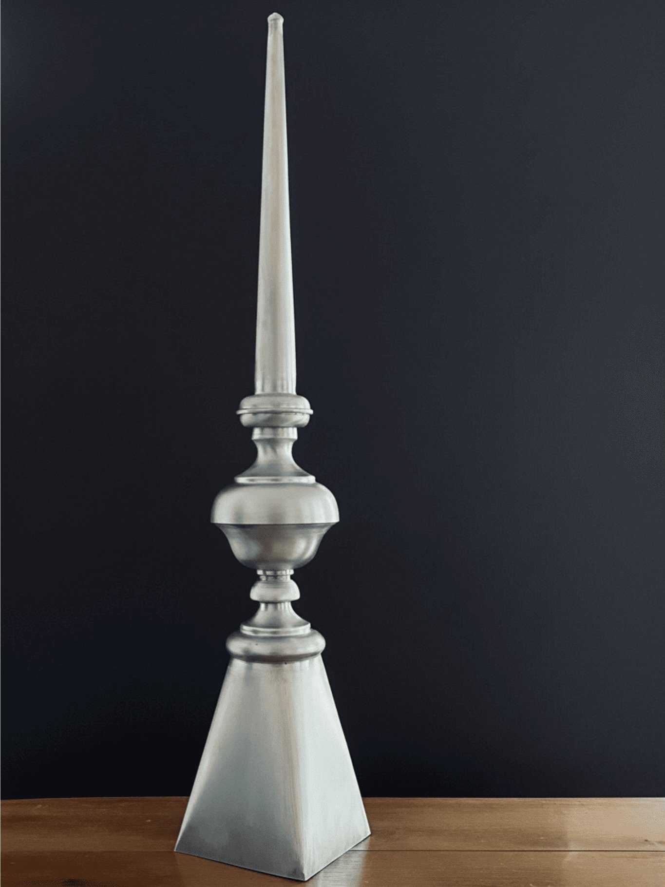 Épi de série en zinc naturel
- Modèle ESD80
- Hauteur : 80 cm