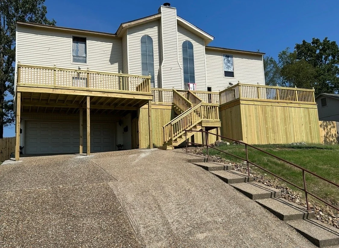rj-construction-10-expansive-raised-wood-deck.jpg
