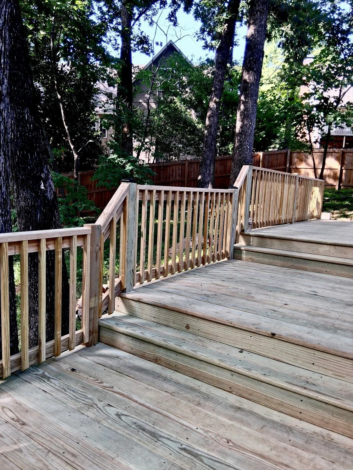 rj-construction-02-wood-deck-tiered-walkway.jpg