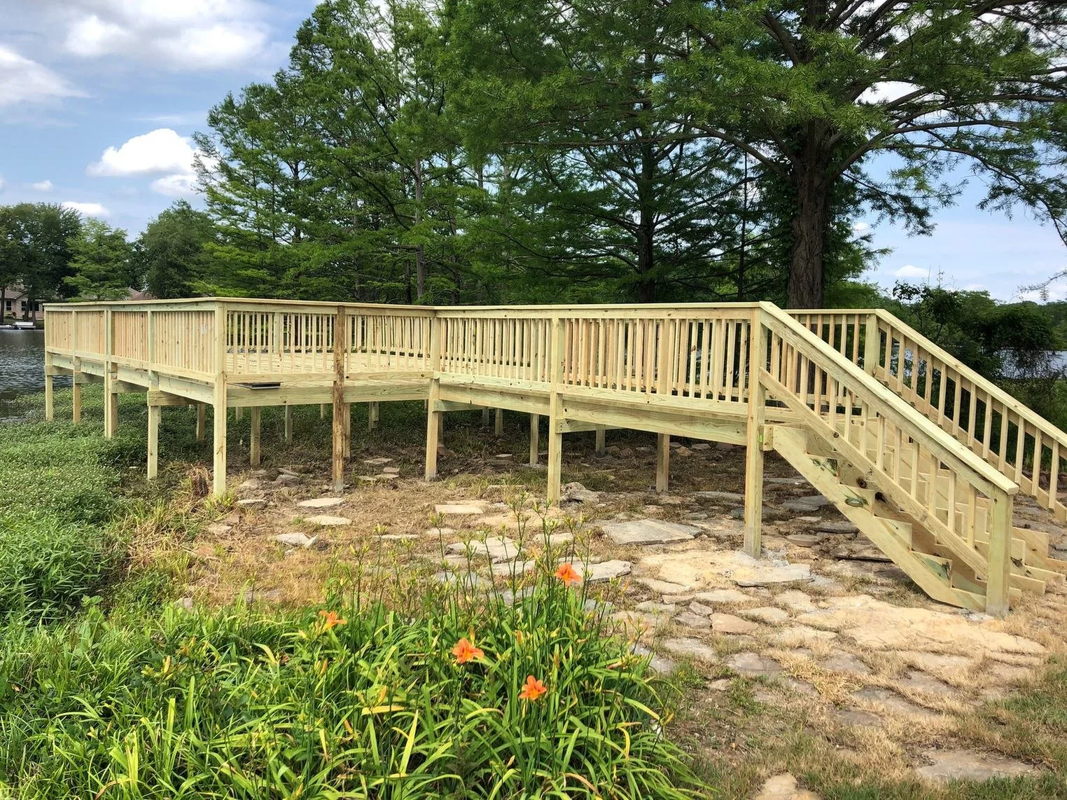 rj-construction-16-lakeside-wood-deck.jpg