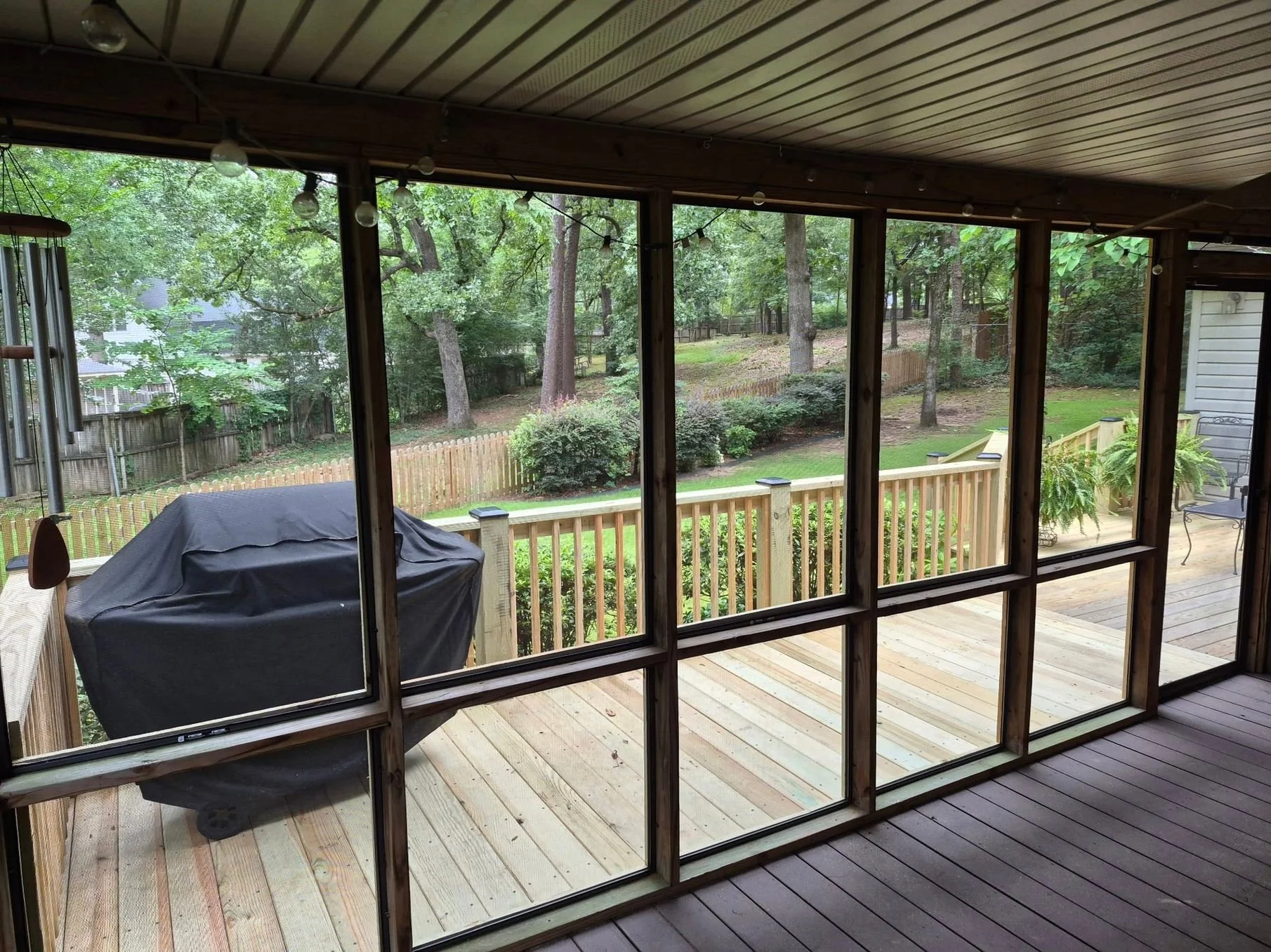 rj-construction-03-screened-porch-deck-view.jpg
