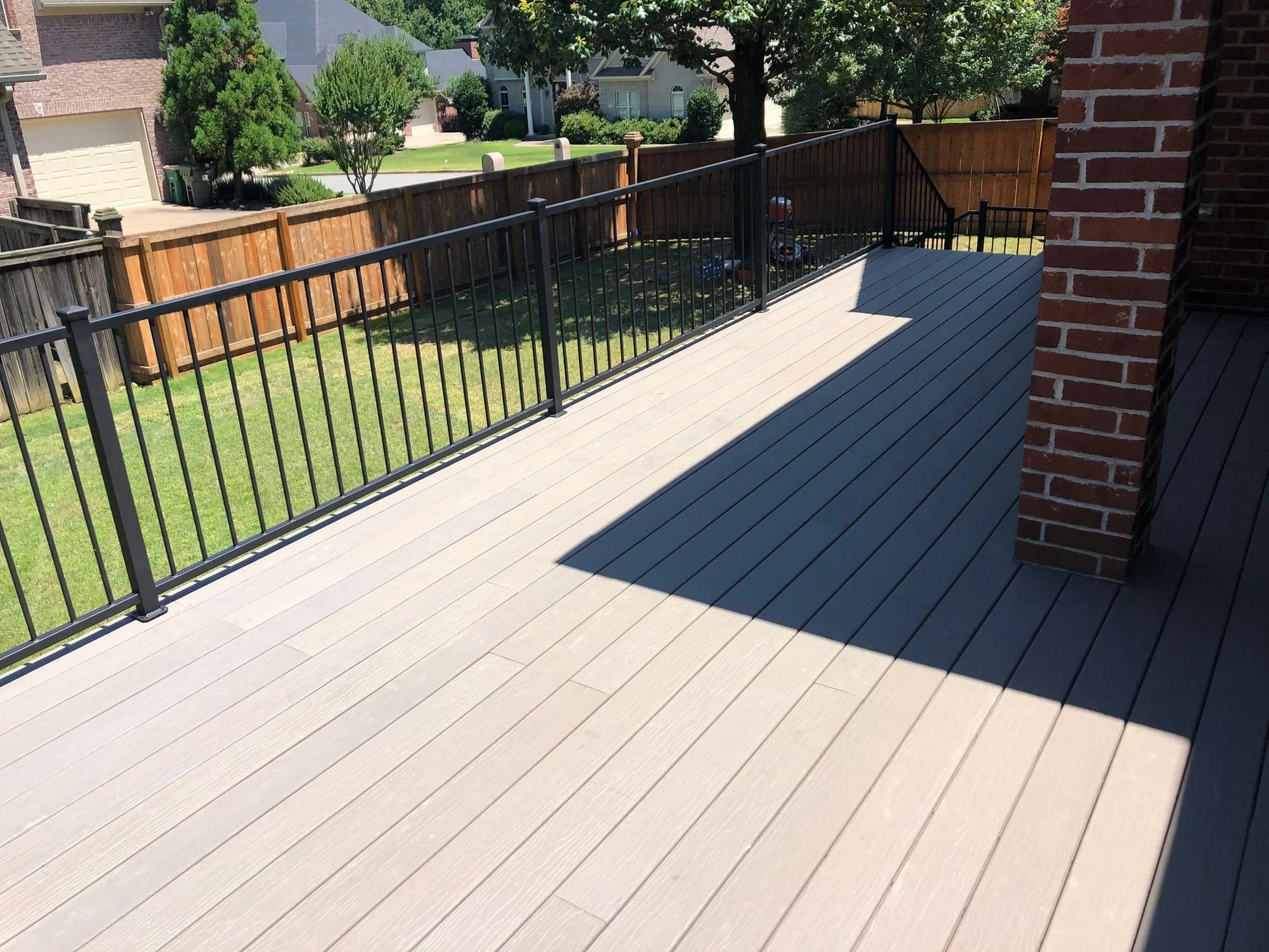 rj-construction-14-deck-floor-black-railing.jpg