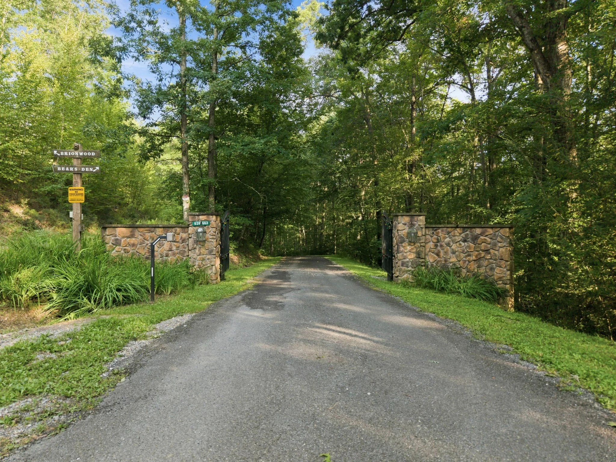 2-web-or-mls-663-fork-run-rd.jpg