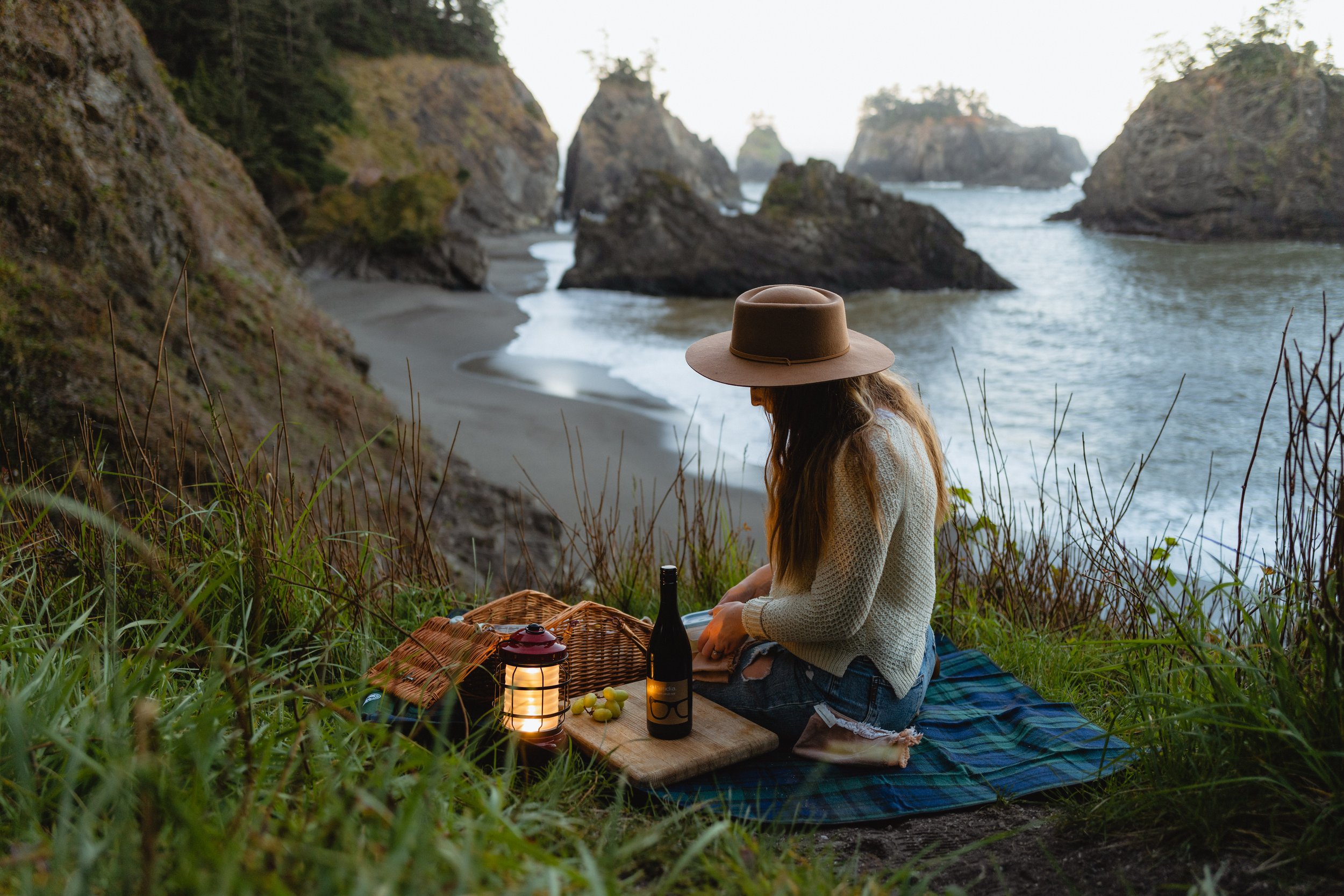 Portlandia-Wine-Set-1-Secret-Beach-Picnic-15.jpg