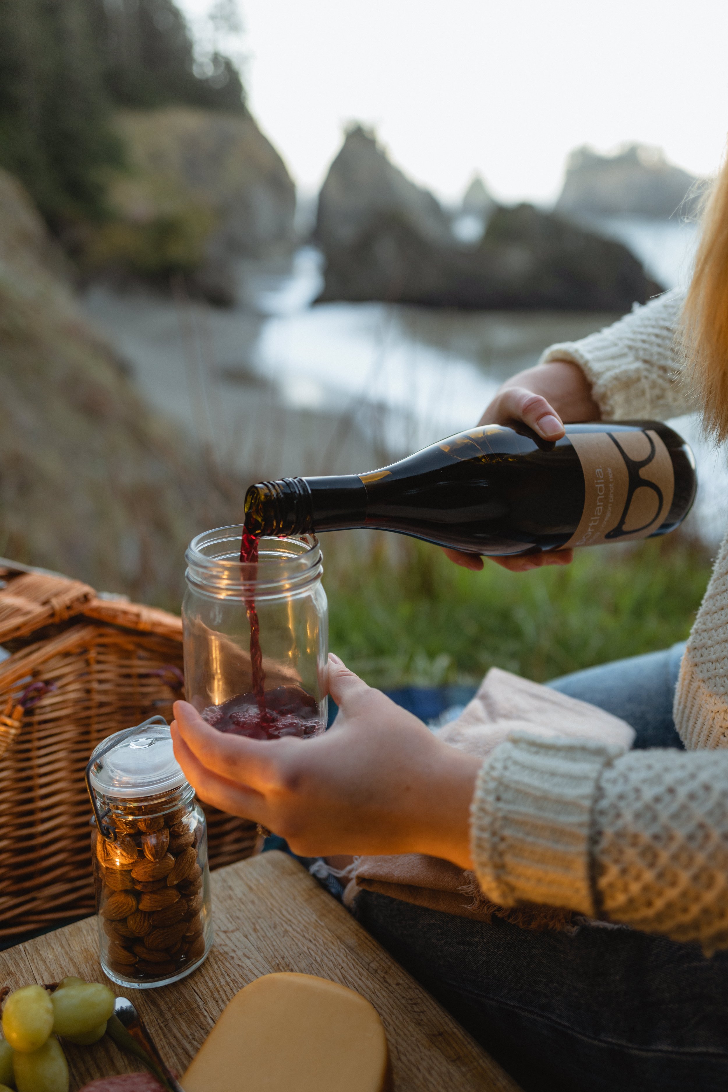 Portlandia-Wine-Set-1-Secret-Beach-Picnic-27.jpg