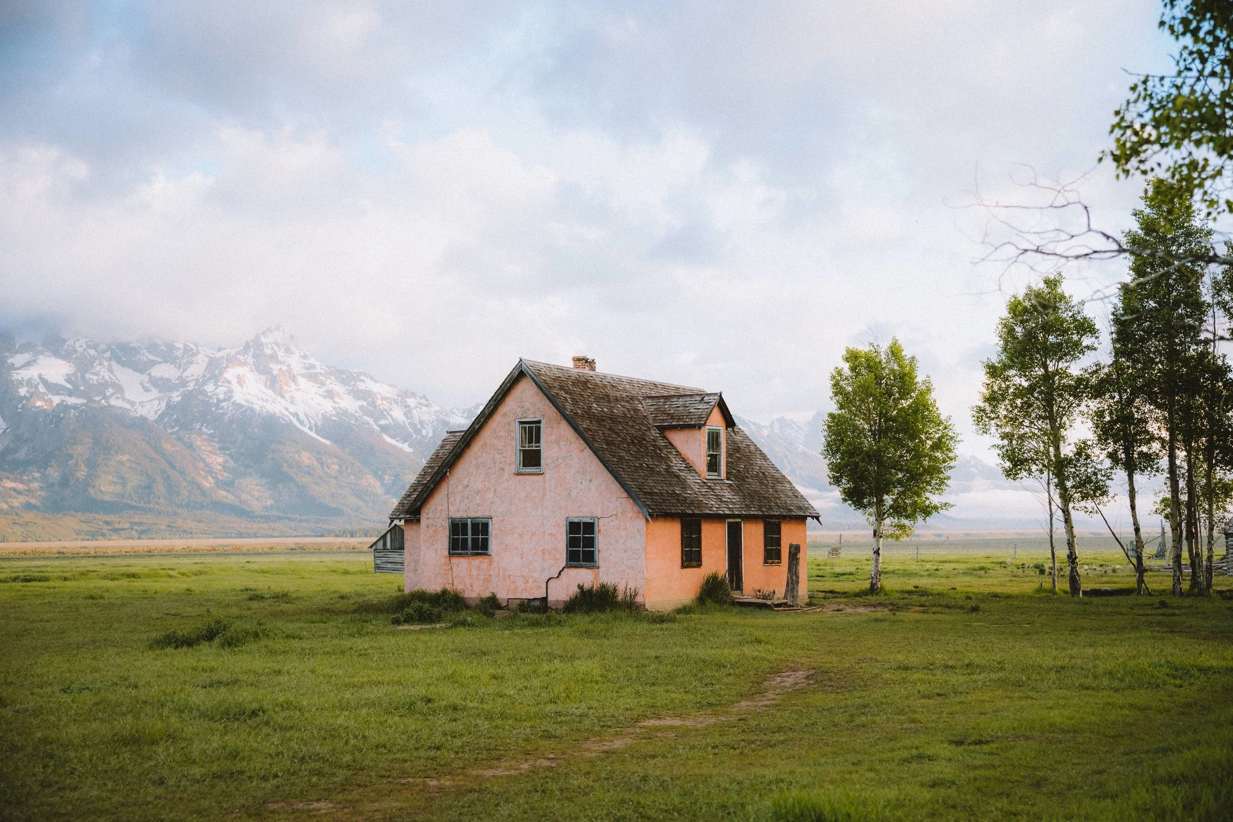 grand-teton-national-park-mormon-row-district-wyoming-road-trip-sunrise-photography-the-mandagies-11.jpg