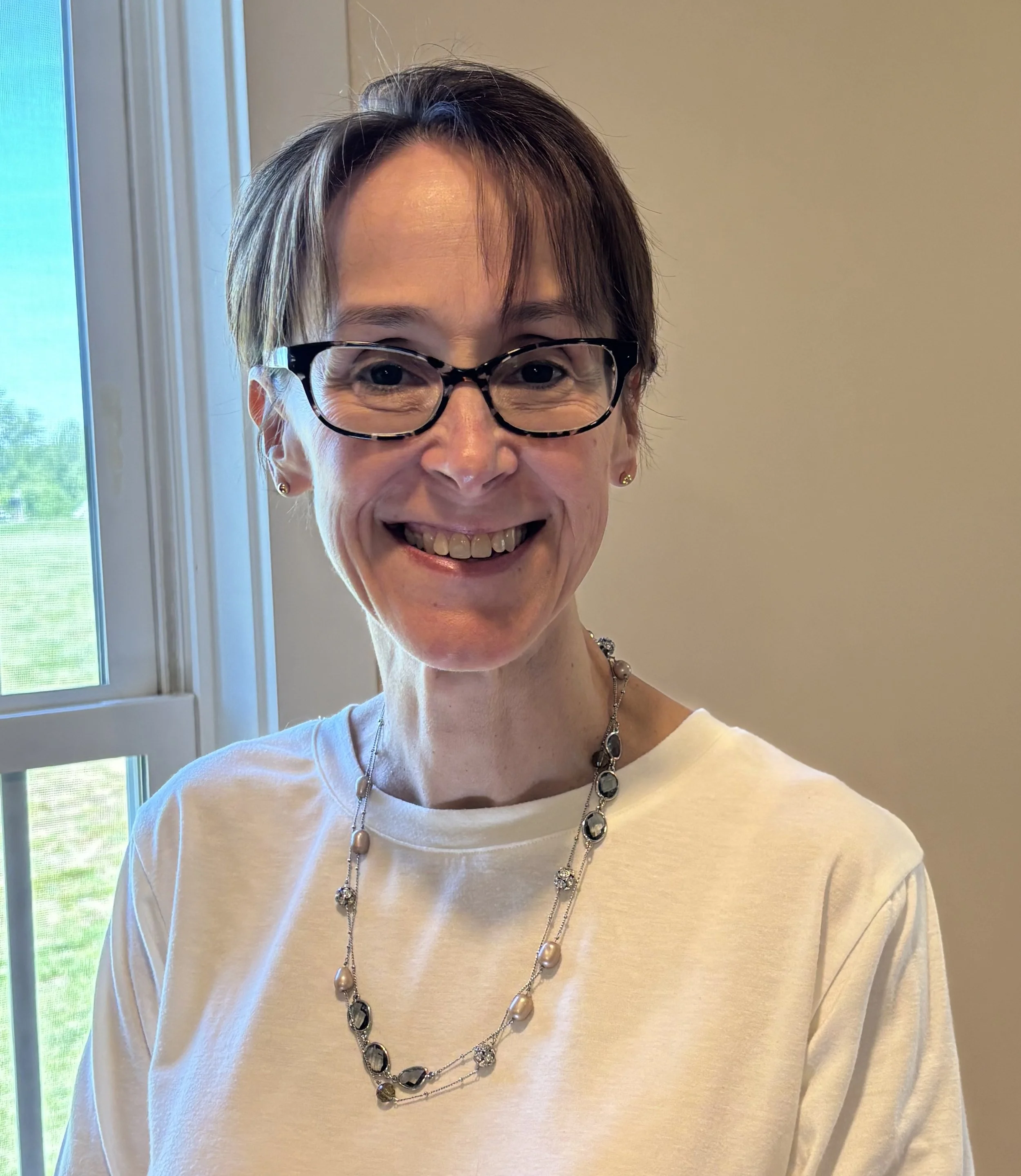 Picture of Sarah, founder and owner of Bookkeeping By Sarah LLC