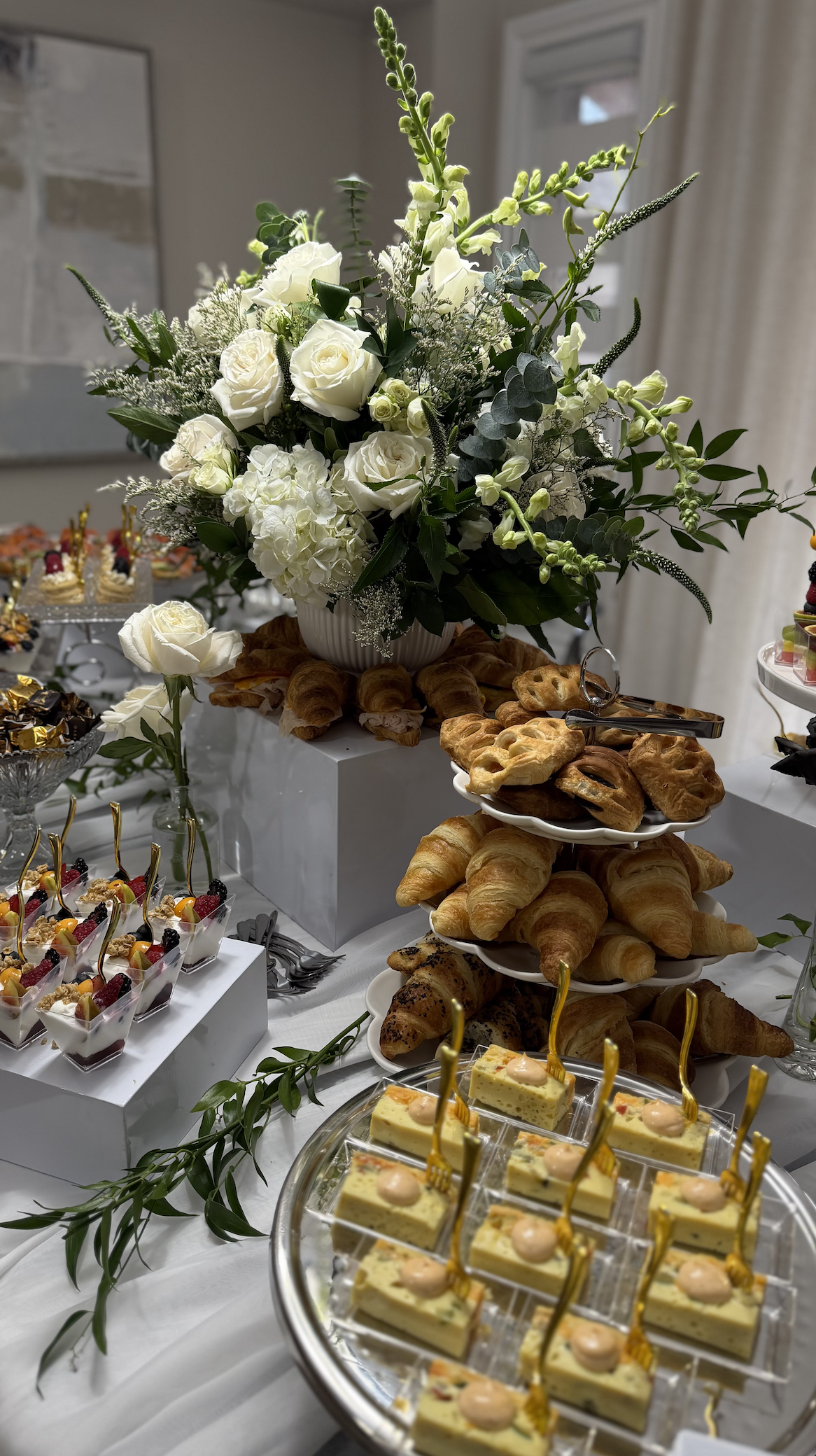 LBC Events & Co event styling. Tablescape / dessert snack table. Aesthetic, minimal / minimalistic decor. White and green. Portfolio.