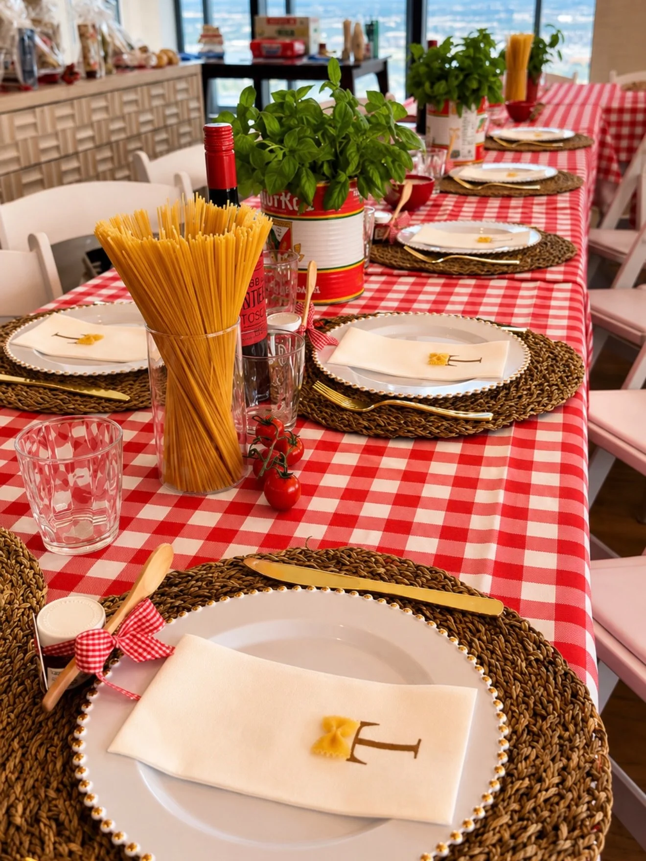 ✨ Ciao, Baby! 🇮🇹🤍

The most adorable shower theme ! 🤌

From the classic red and white gingham to overflowing baskets of focaccia, fresh basil, tomatoes, olive branches, pasta details, and sweet Italian touches, every corner was designed to bring 