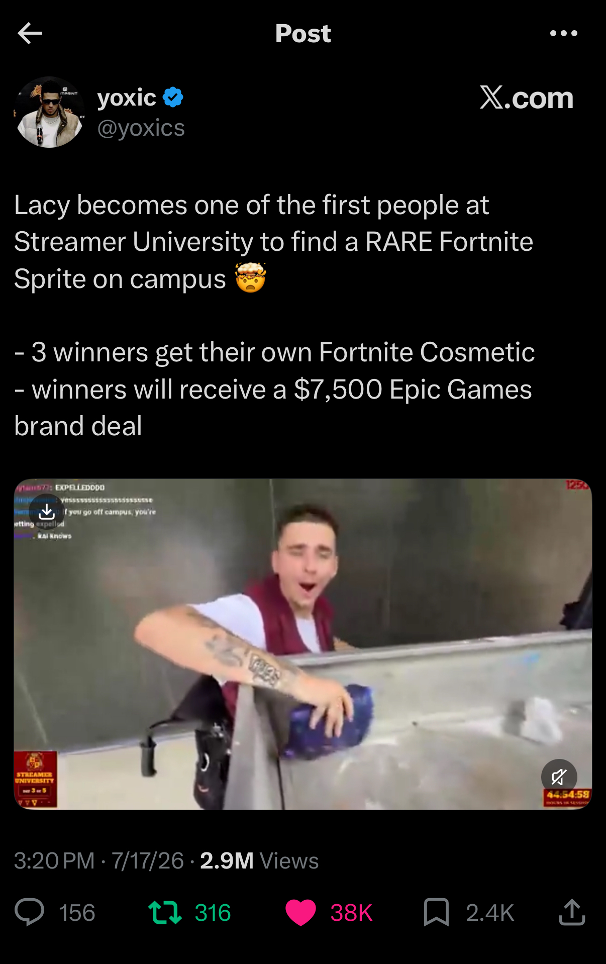 Yoxics Clipping Lacy getting a Fortnite sprite at Streamer University