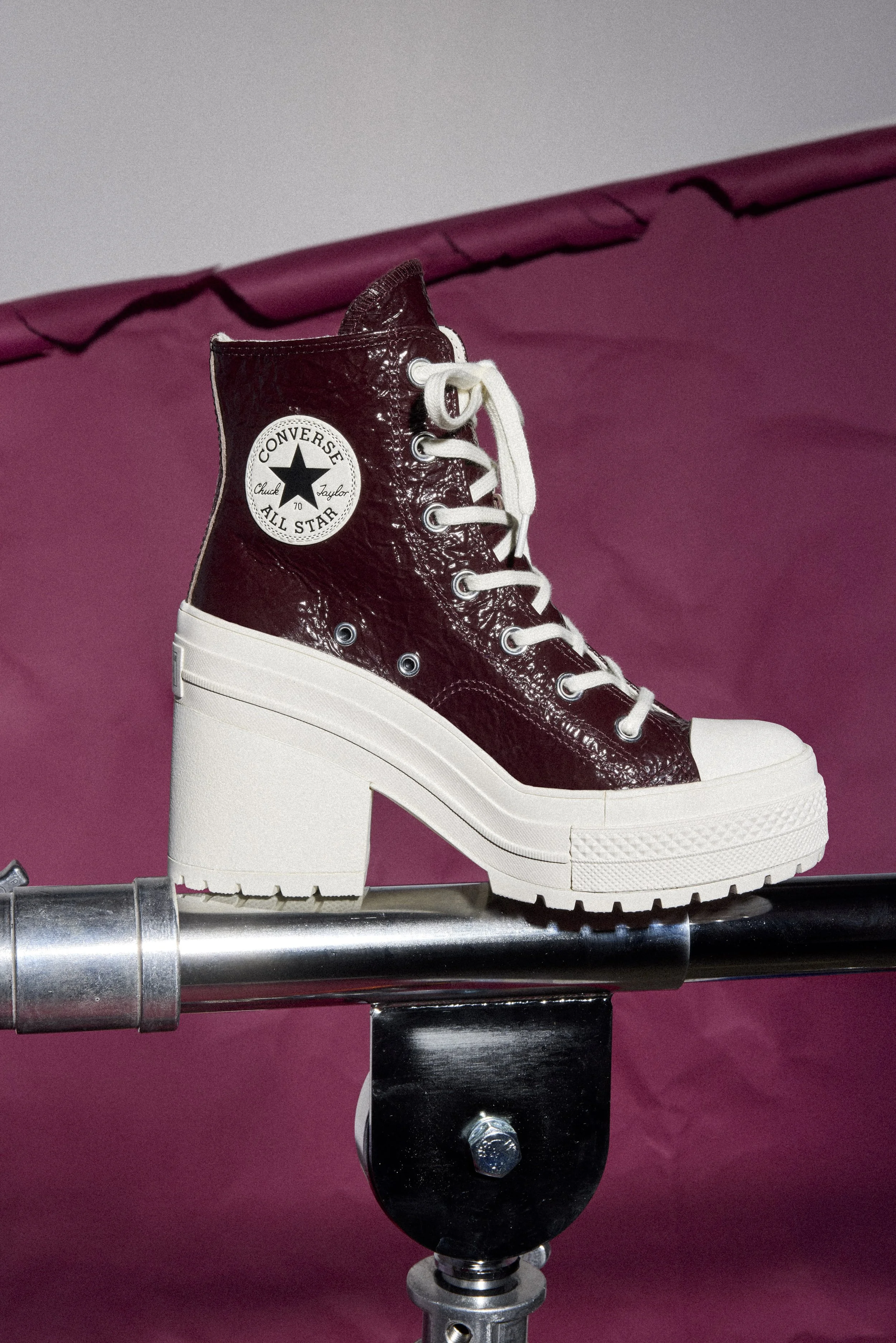 HO24_CTM_3_Chuck-70-De-Luxe-Heel_High_VIOLET_A13387C_Crinkle-Leather_1110.jpg