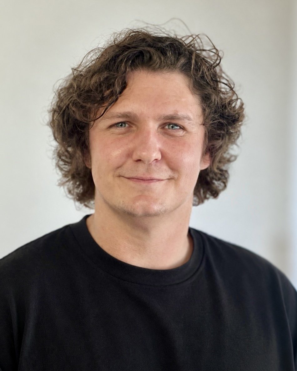 JAKE - Mid Lenght Curls