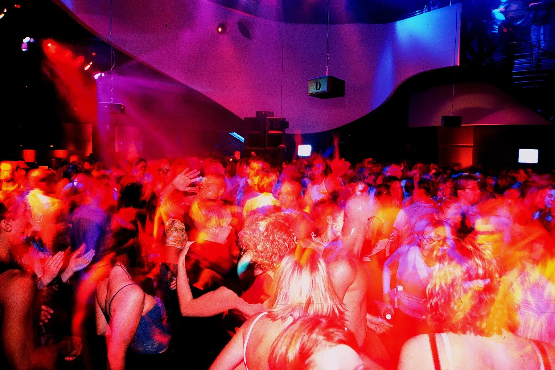 Home Main Room 02.jpg