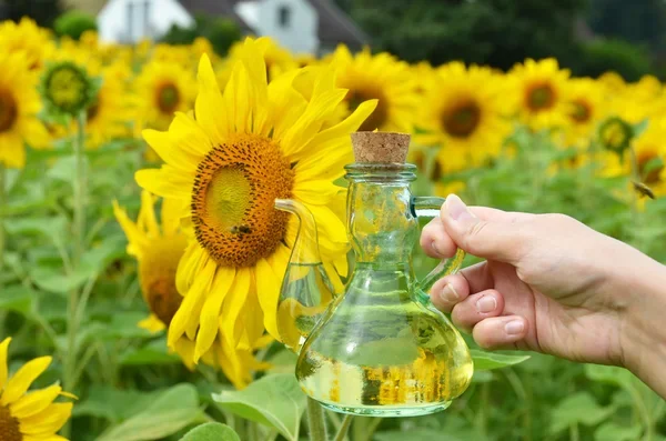 High Oleic Sunflower Oil: 
A gentle, nourishing oil rich in skin-supporting fatty acids. It provides a smooth, lightweight base that helps leave skin soft and comfortable.