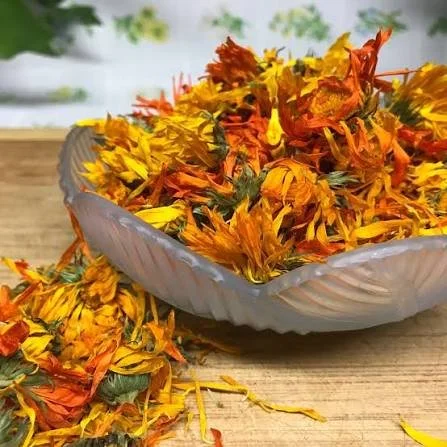 Calendula's naturally inherent powers do a few key things. It's believed to help heal wounds, possibly by increasing blood flow and oxygenating skin. That, plus its antiseptic properties, make it ideal for breakout-prone or sensitized skin, particula