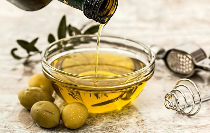 Extra Virgin Olive Oil: 
Rich and deeply emollient, olive oil has a long history in traditional skin care. Its substantial texture makes it a beautiful carrier for botanical infusions.