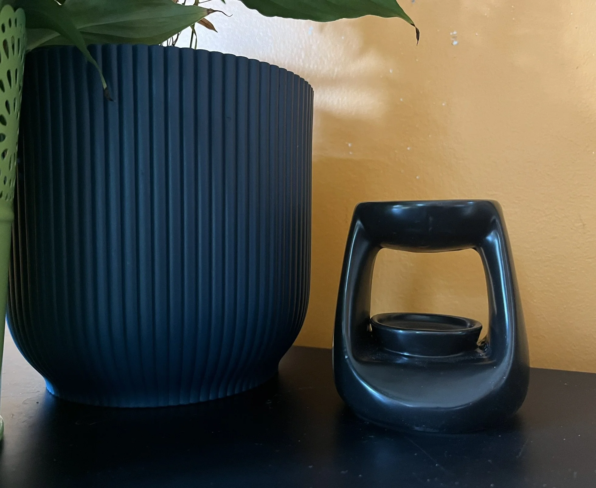 Black Ceramic Oil Burner