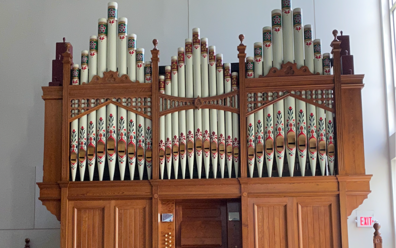 Photo of the St. Mary's pipe organ
