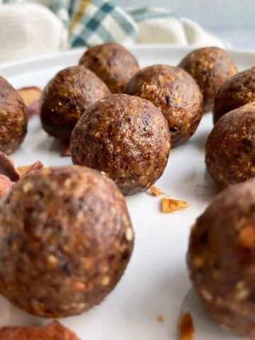 Apple and date Power Ball.