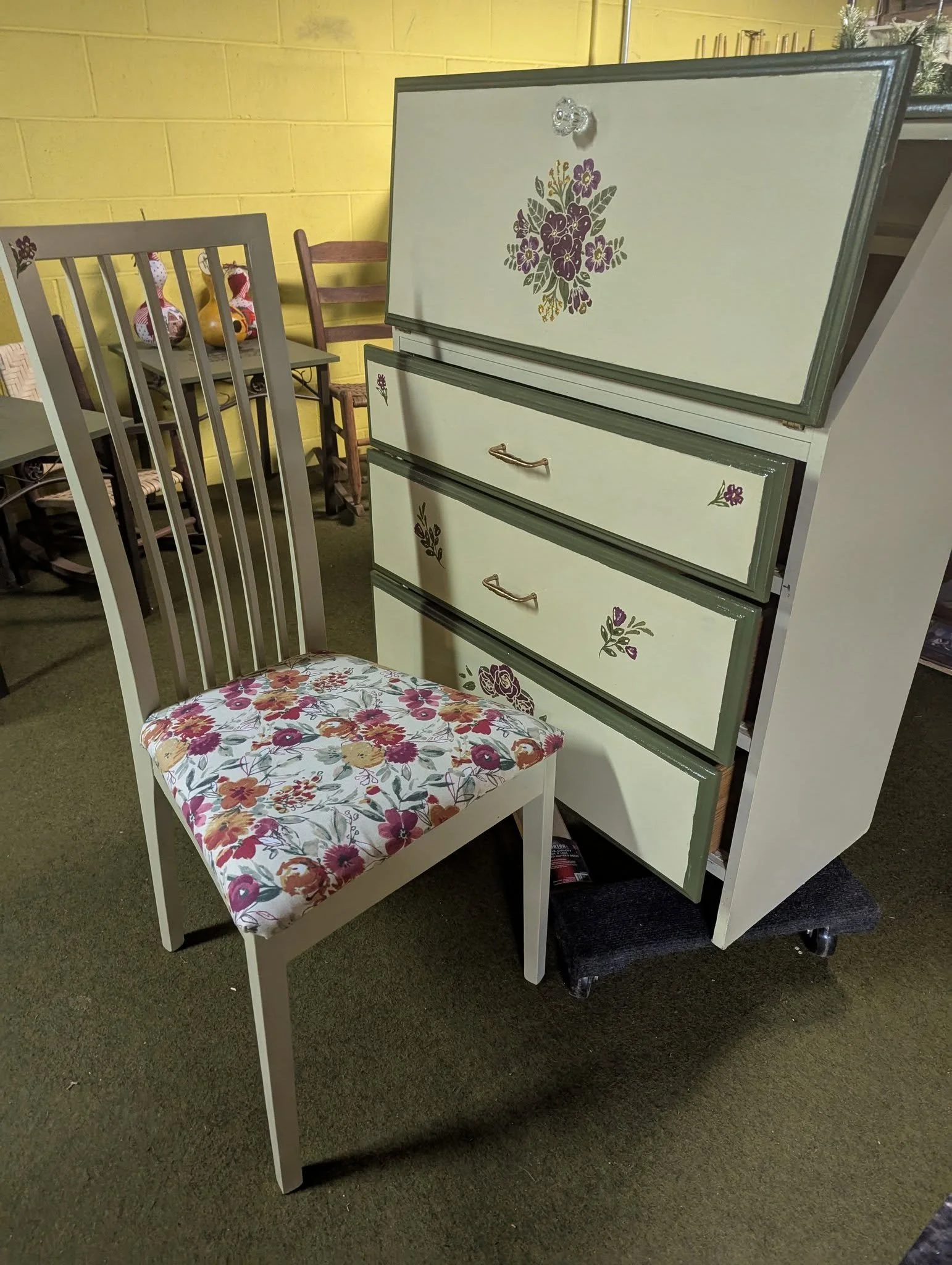 furnitureredo4.jpg
