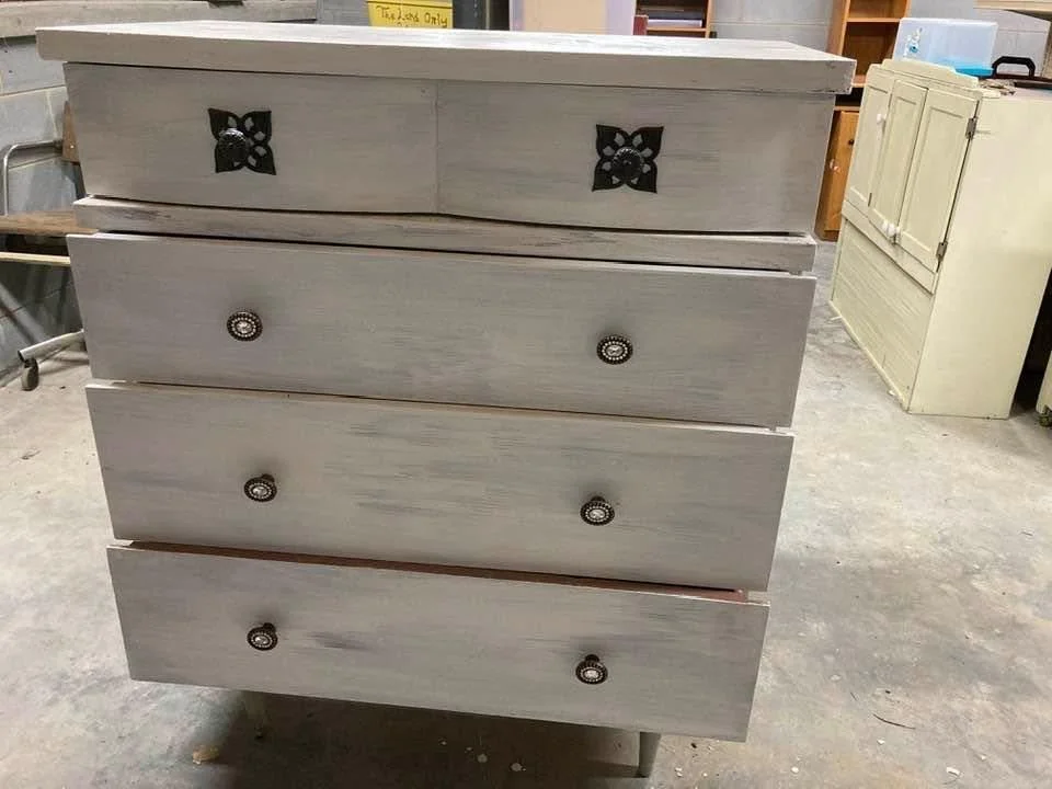 furnitureredo10.jpg