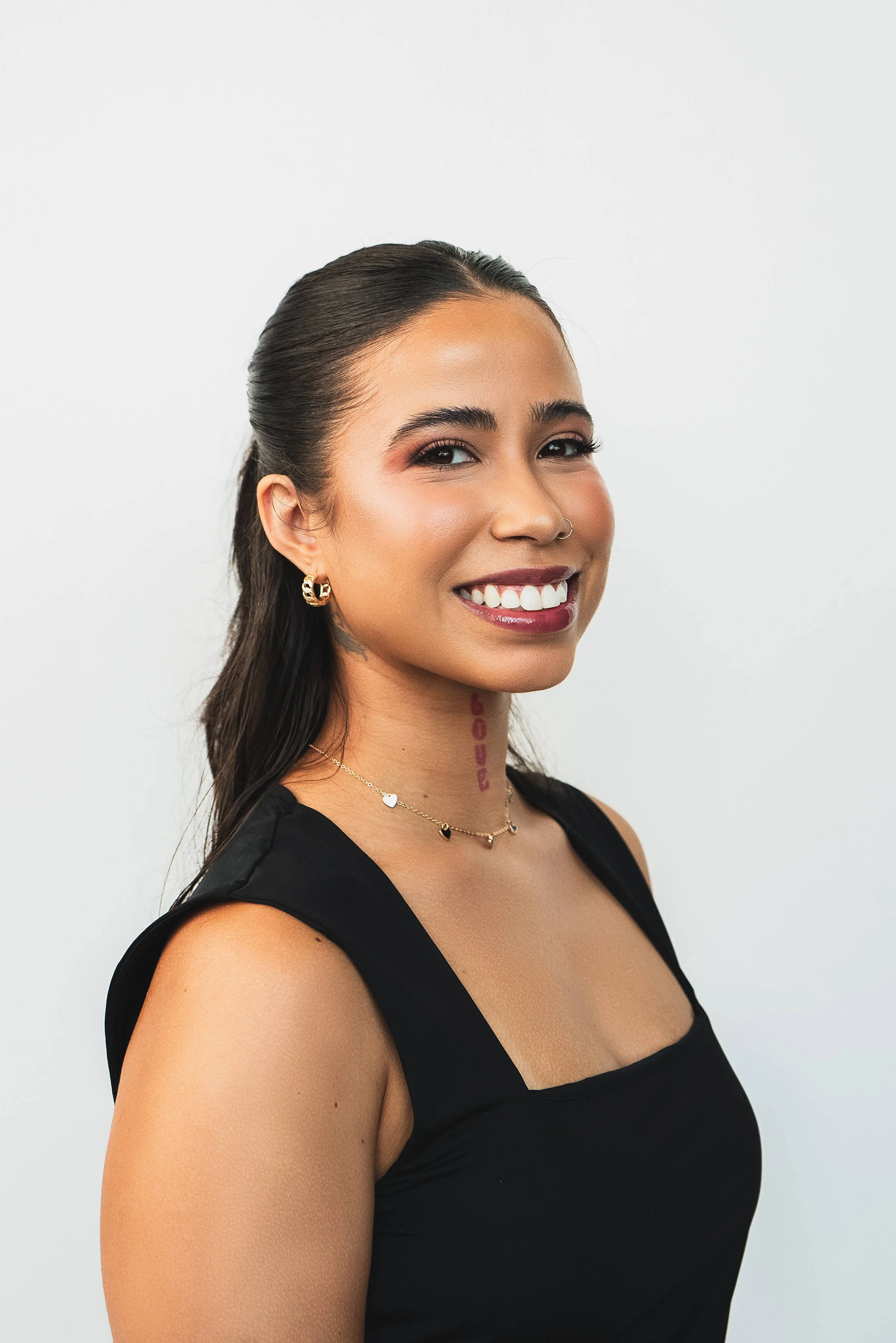 Stephanie, licensed esthetician and skin specialist at Earthy Elegance Spa