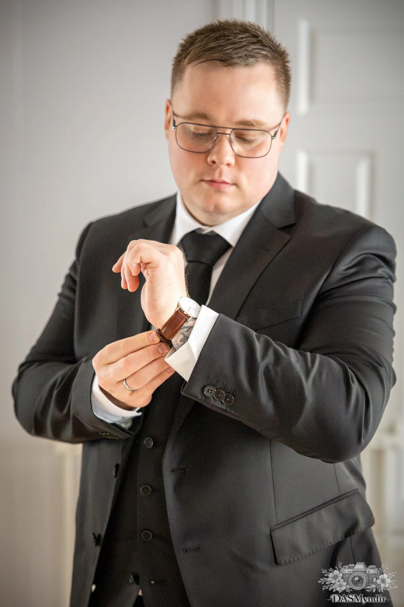 brúðkaupsmyndataka - brúðkaupsljósmyndari - undirbúningurinn - reykjavík (36).jpg