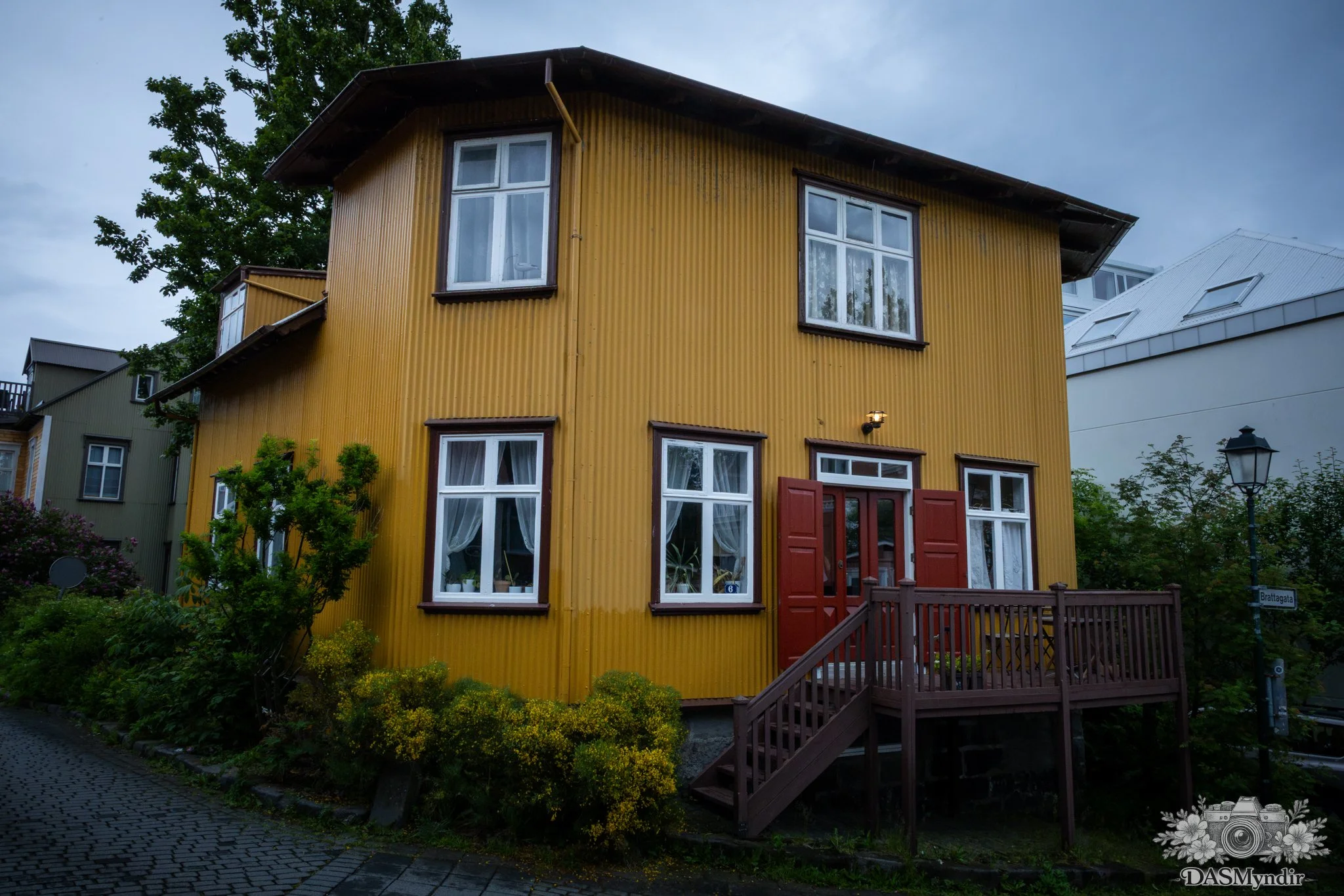 brúðkaupsmyndataka - brúðkaupsljósmyndari - undirbúningurinn - reykjavík (1).jpg