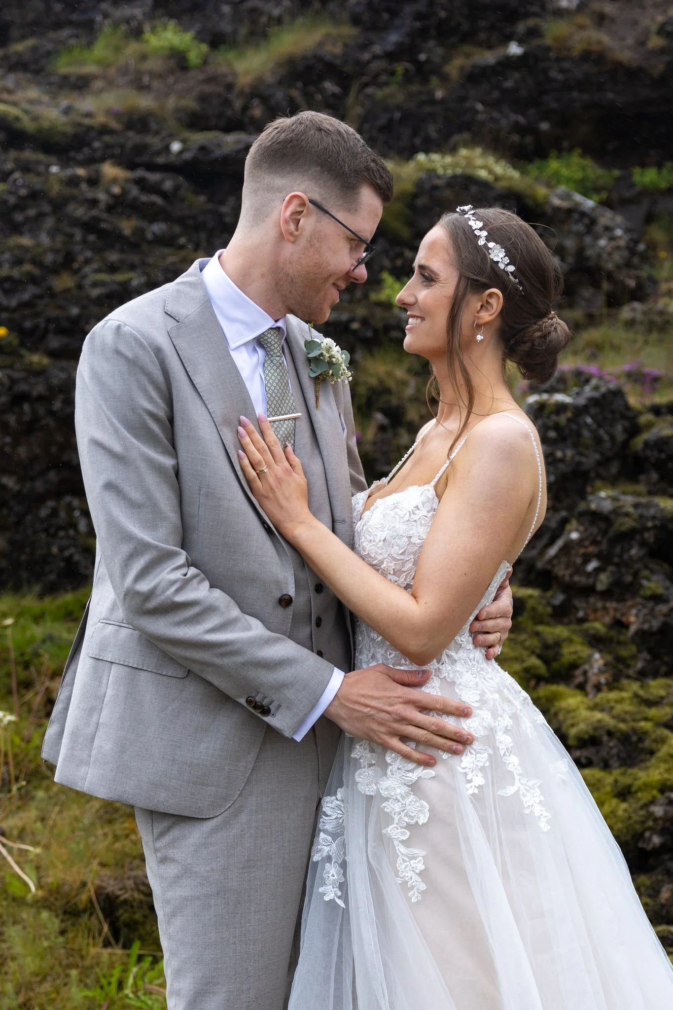 Brúðkaupsmyndataka - undribúningur - athöfn - brúðhjónamyndataka - veislan (34).jpg
