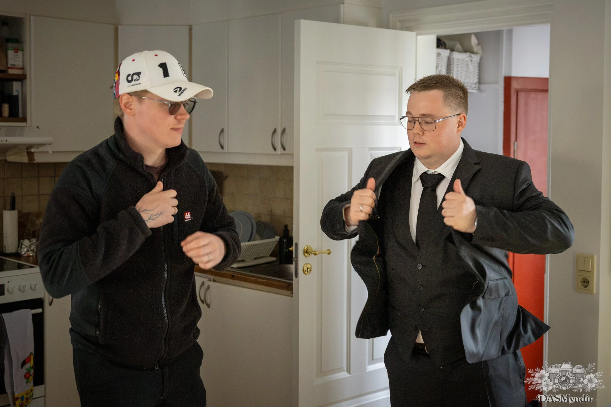 brúðkaupsmyndataka - brúðkaupsljósmyndari - undirbúningurinn - reykjavík (30).jpg