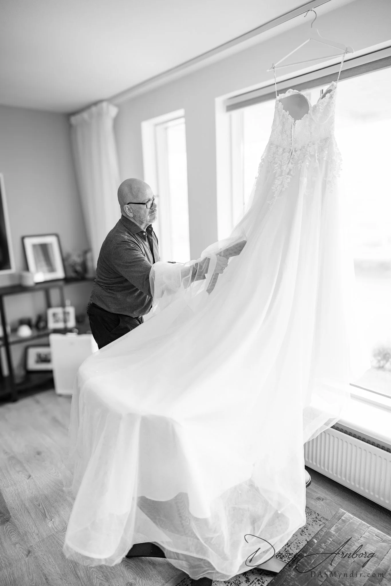 Brúðkaupsmyndataka - undribúningur - athöfn - brúðhjónamyndataka - veislan (58).jpg