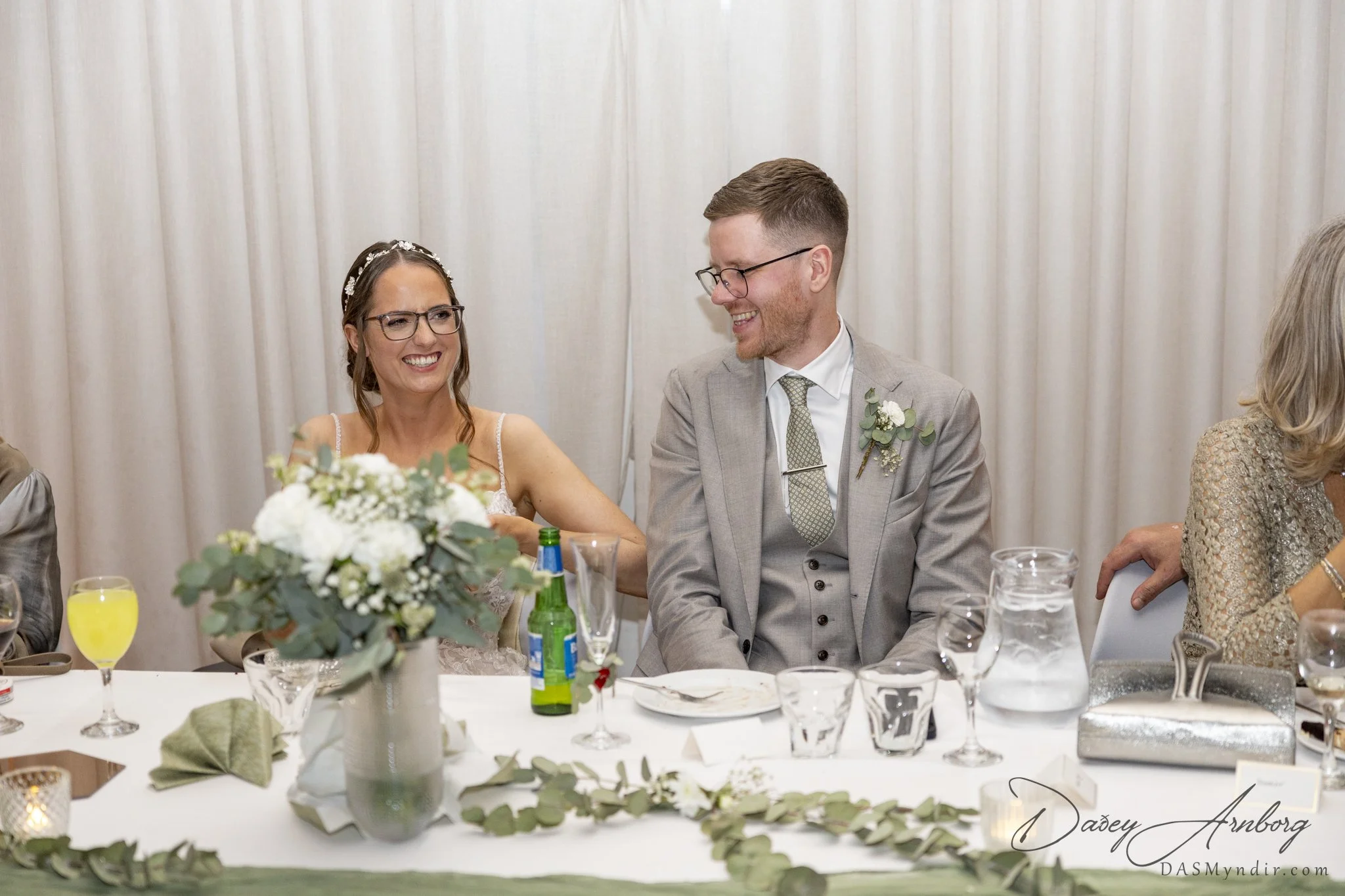Brúðkaupsmyndataka - undribúningur - athöfn - brúðhjónamyndataka - veislan (86).jpg