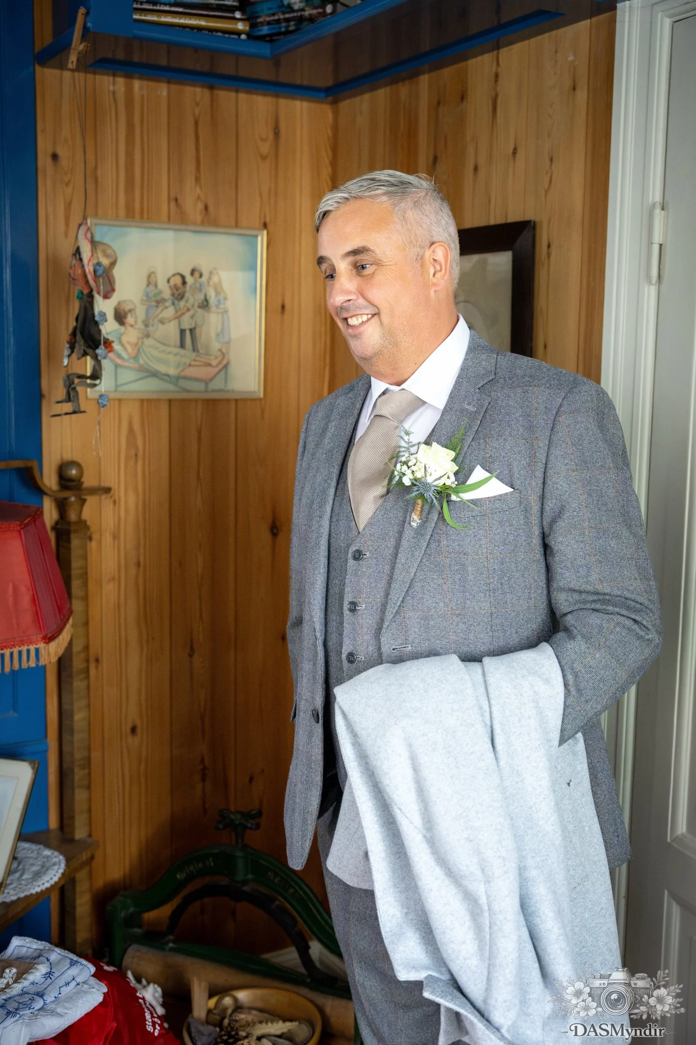 brúðkaupsmyndataka - brúðkaupsljósmyndari - undirbúningurinn - reykjavík (60).jpg