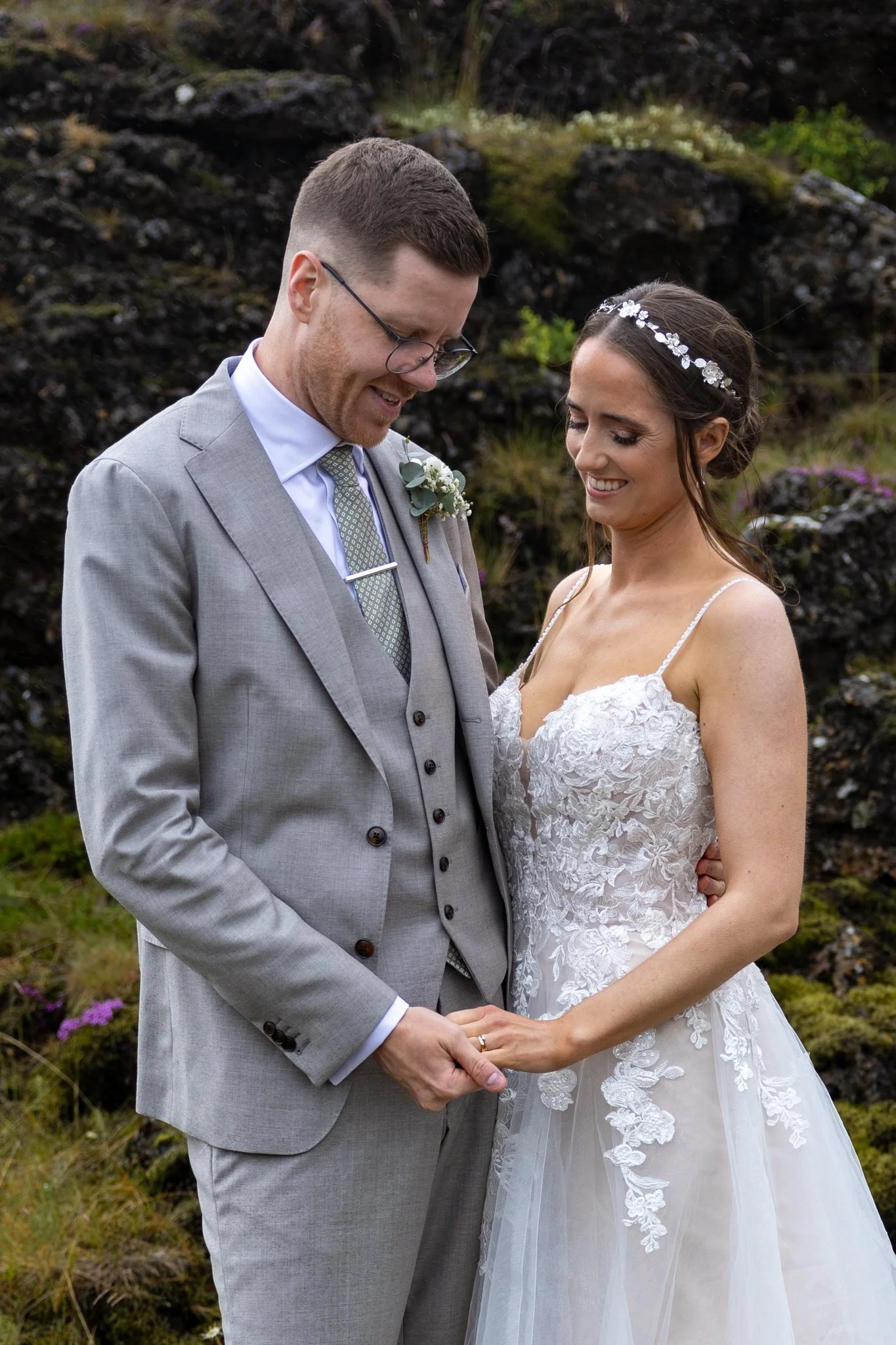 Brúðkaupsmyndataka - undribúningur - athöfn - brúðhjónamyndataka - veislan (33).jpg