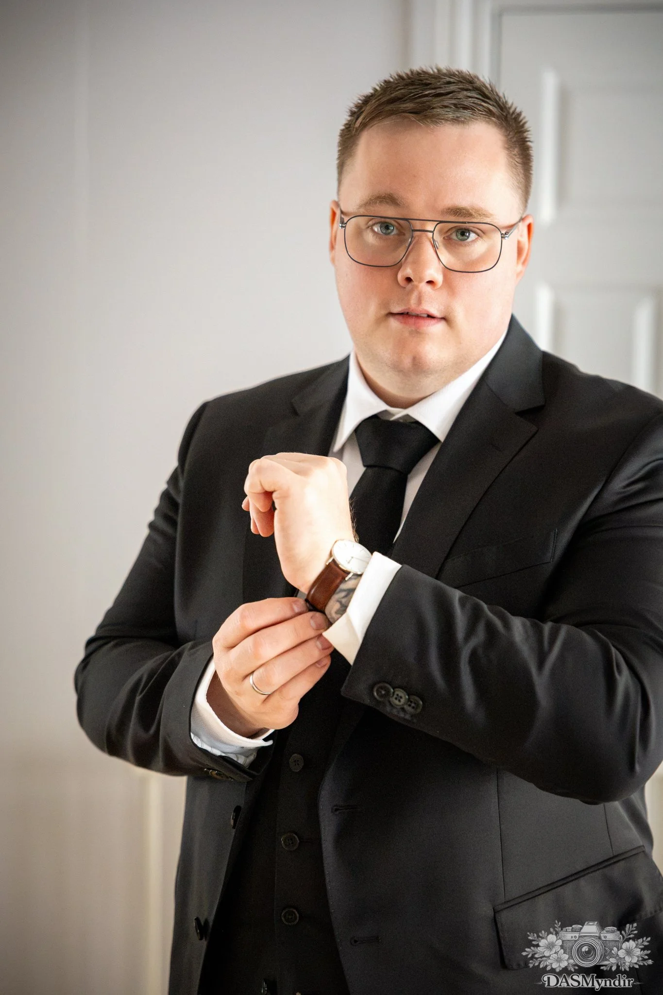 brúðkaupsmyndataka - brúðkaupsljósmyndari - undirbúningurinn - reykjavík (37).jpg