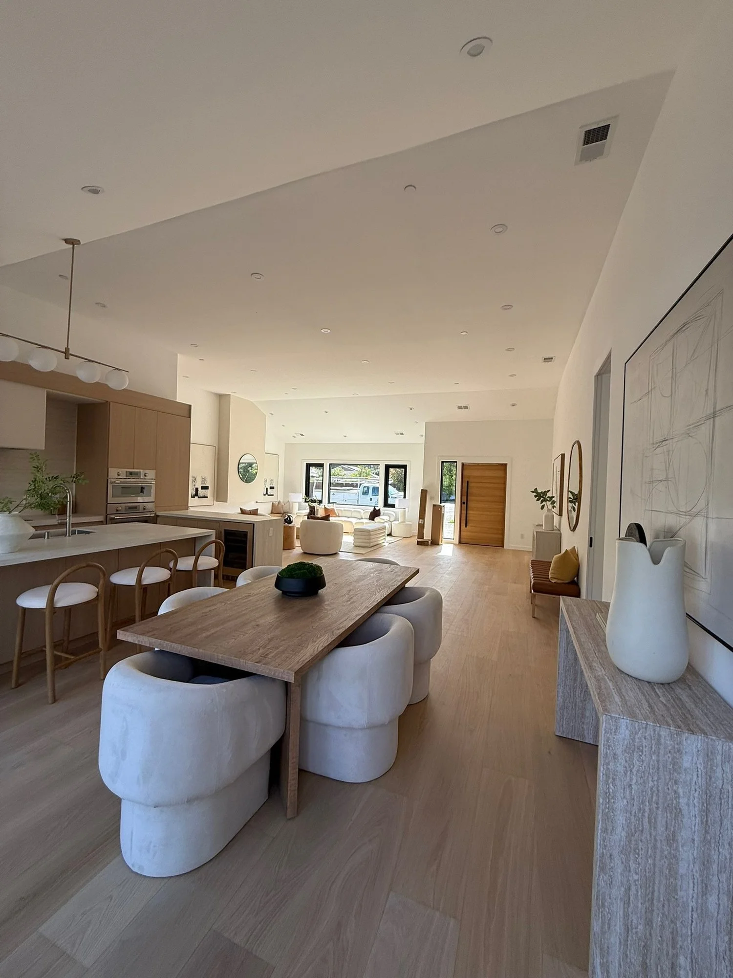 cezu-dining-room.jpg