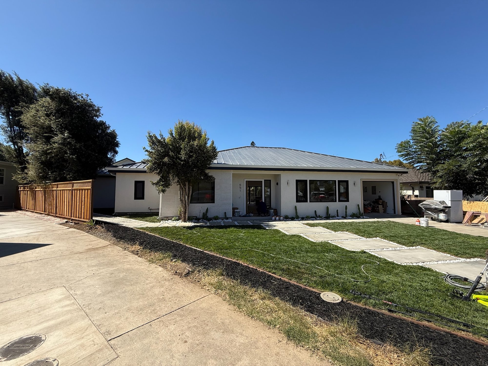 cezu-front-yard-lawn.jpg