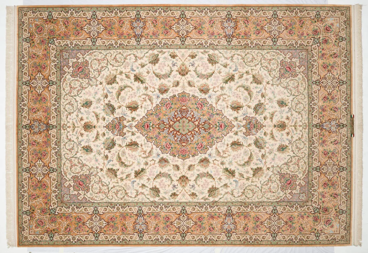 No. 10 · Ivory field, soft peach border